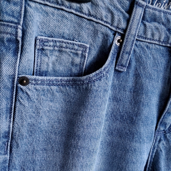 Universal Thread High Rise Wide Leg Raw Frayed Hem Light Wash Denim Crop Jeans - Picture 10 of 16